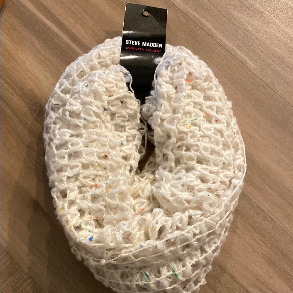 Steve Madden Textured White Infinity Scarf